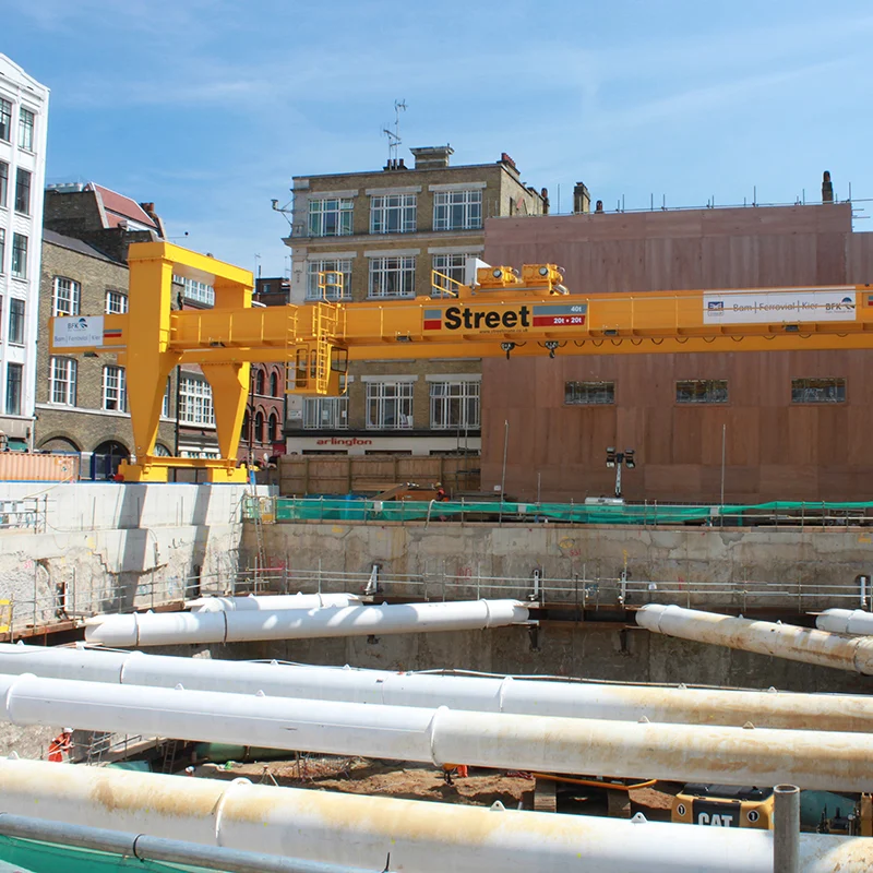 STREET CRANE SEMI-GOLIATH CRANES — Grúas pórtico