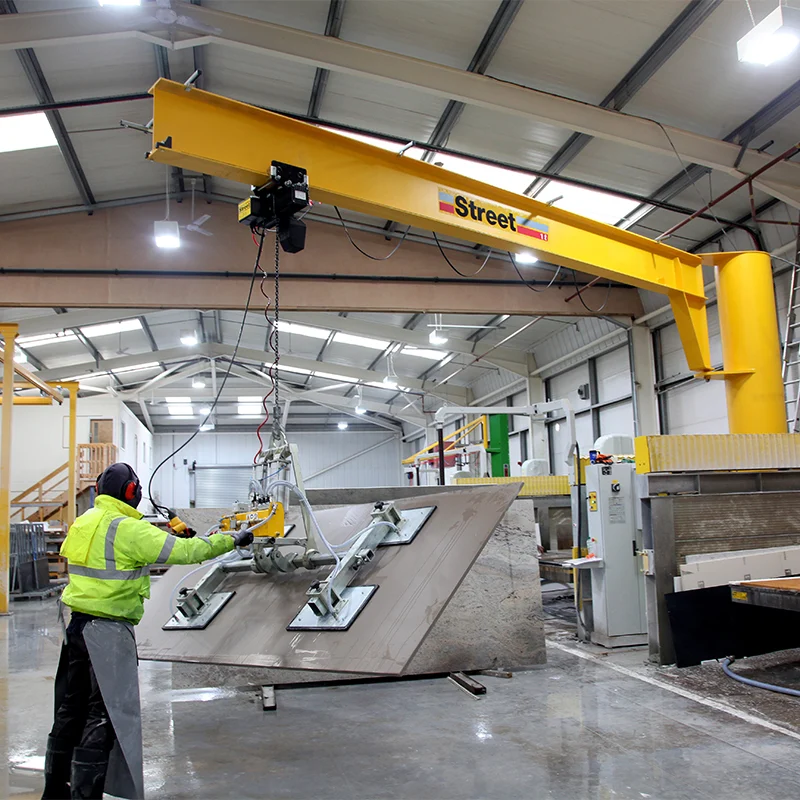 STREET CRANE Slewing Jib Cranes — Grúas pluma